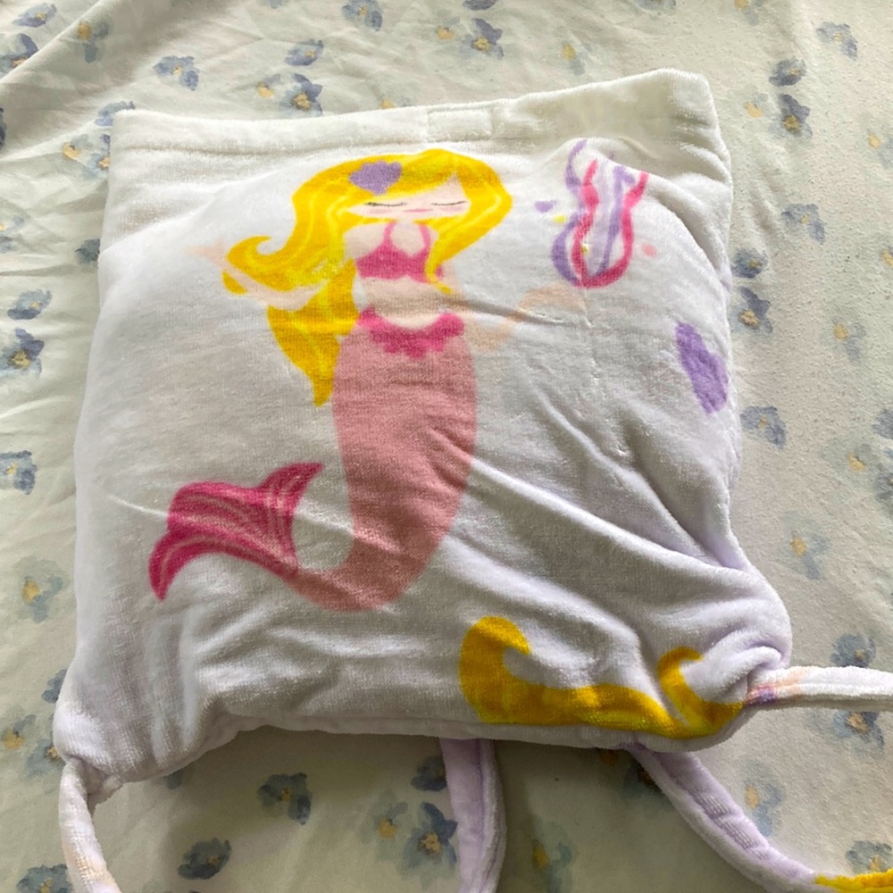 NWOT AUTHENTIC KIDS Mermaid Print Backpack Beach Towel